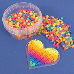 Strijkkralen neon in opbergbakje