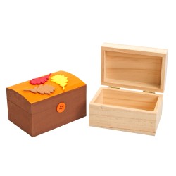 Blank houten schatkistje